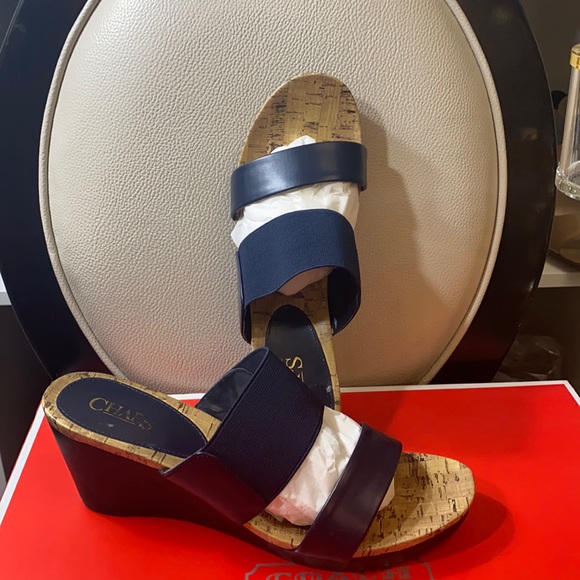 Chaps Slippers Used In Good condition. - Picture 2 of 6